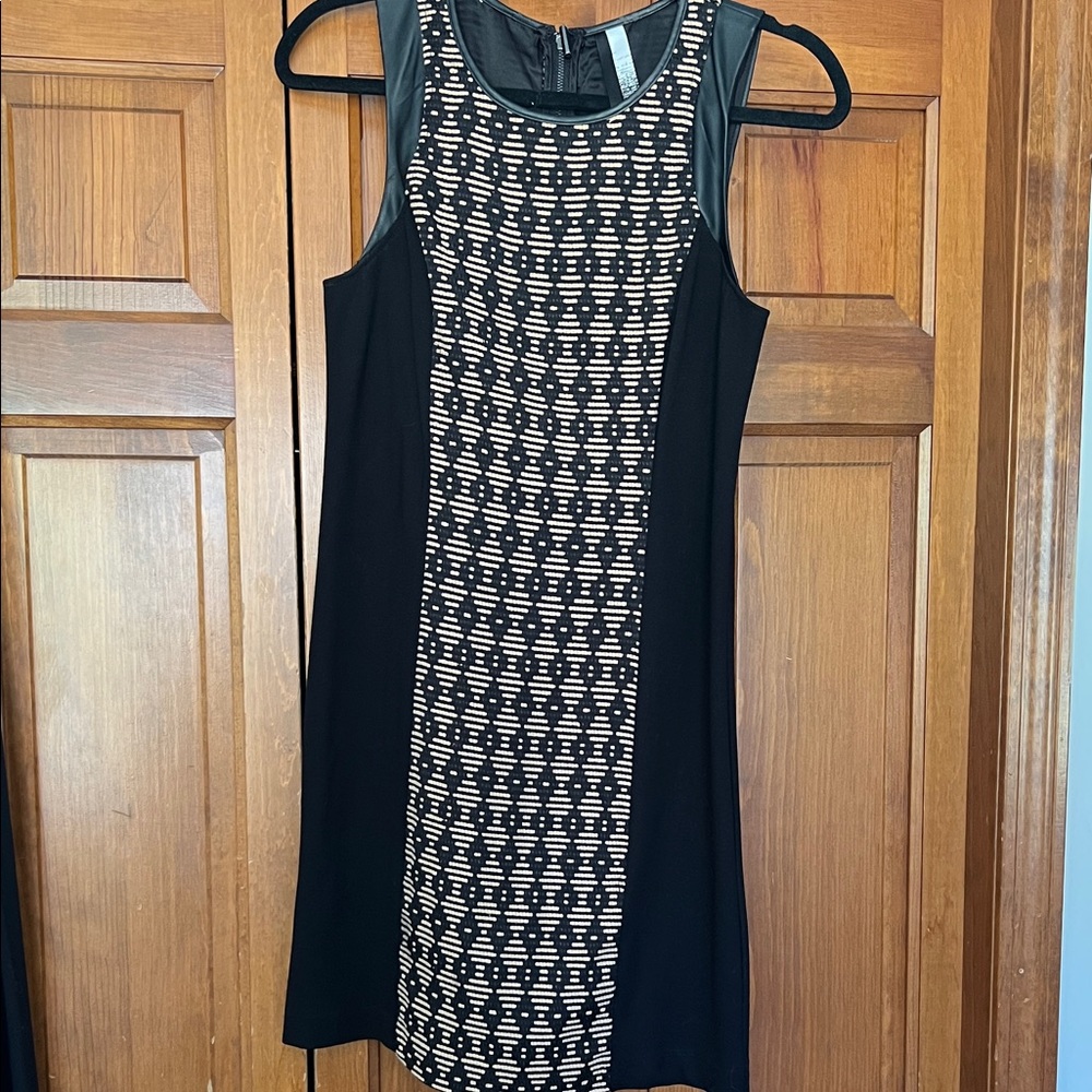 Kensie Black Mini Dress with Ivory Geometric Panel